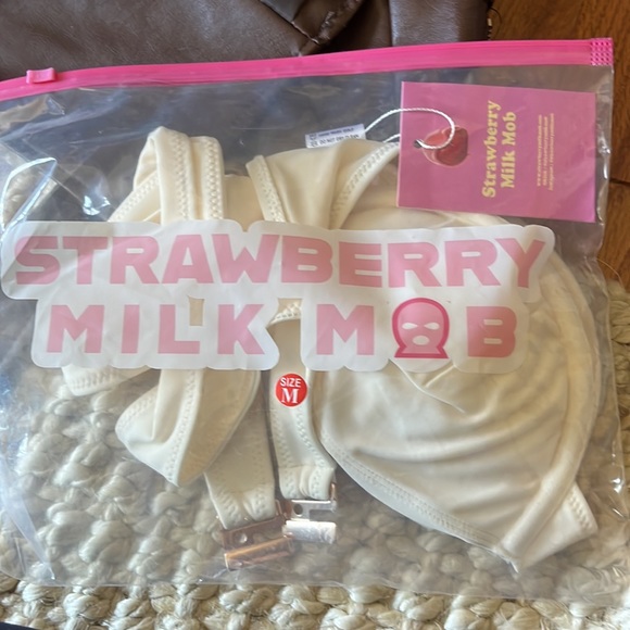 Strawberry Milk Mob TOP ONLY - Picture 3 of 3